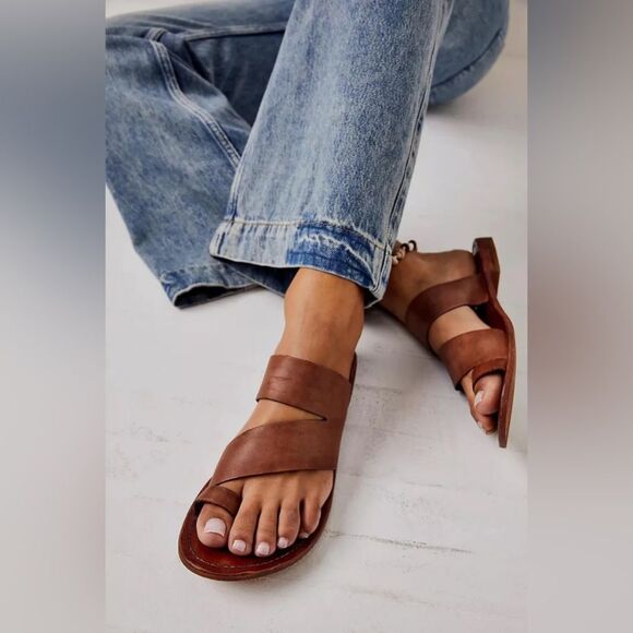 Free People Abilene Toe Loop Sandals - Picture 1 of 6